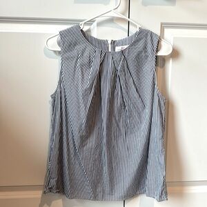 Vineyard vines, sleeveless, blue, and white striped top
